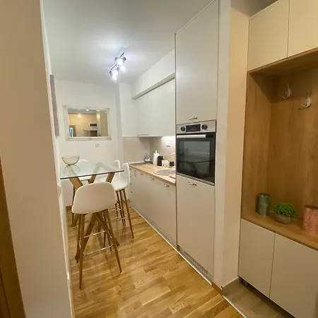 Apartament Tira Wellness I *