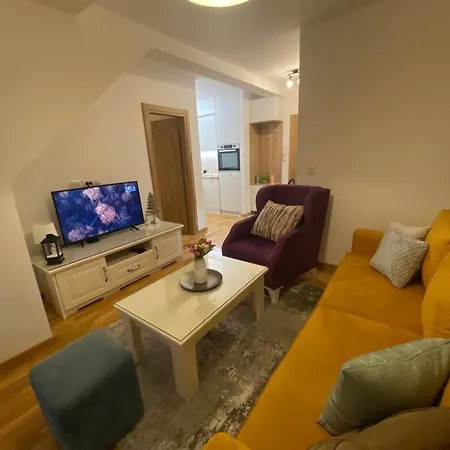 Tira Wellness I Apartament