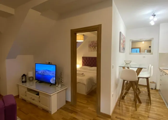 아파트 Tira Wellness I 즐라티보